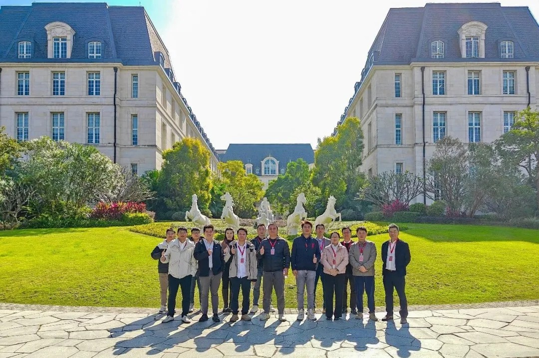 AI驱动数字化注塑未来|伊之密&华为：一场连接智能与制造的深度对话